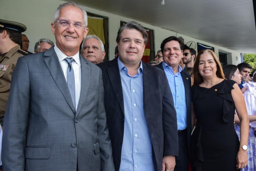 Cabanga e Comodoro Delmiro Gouveia ganham prêmio da Escola de